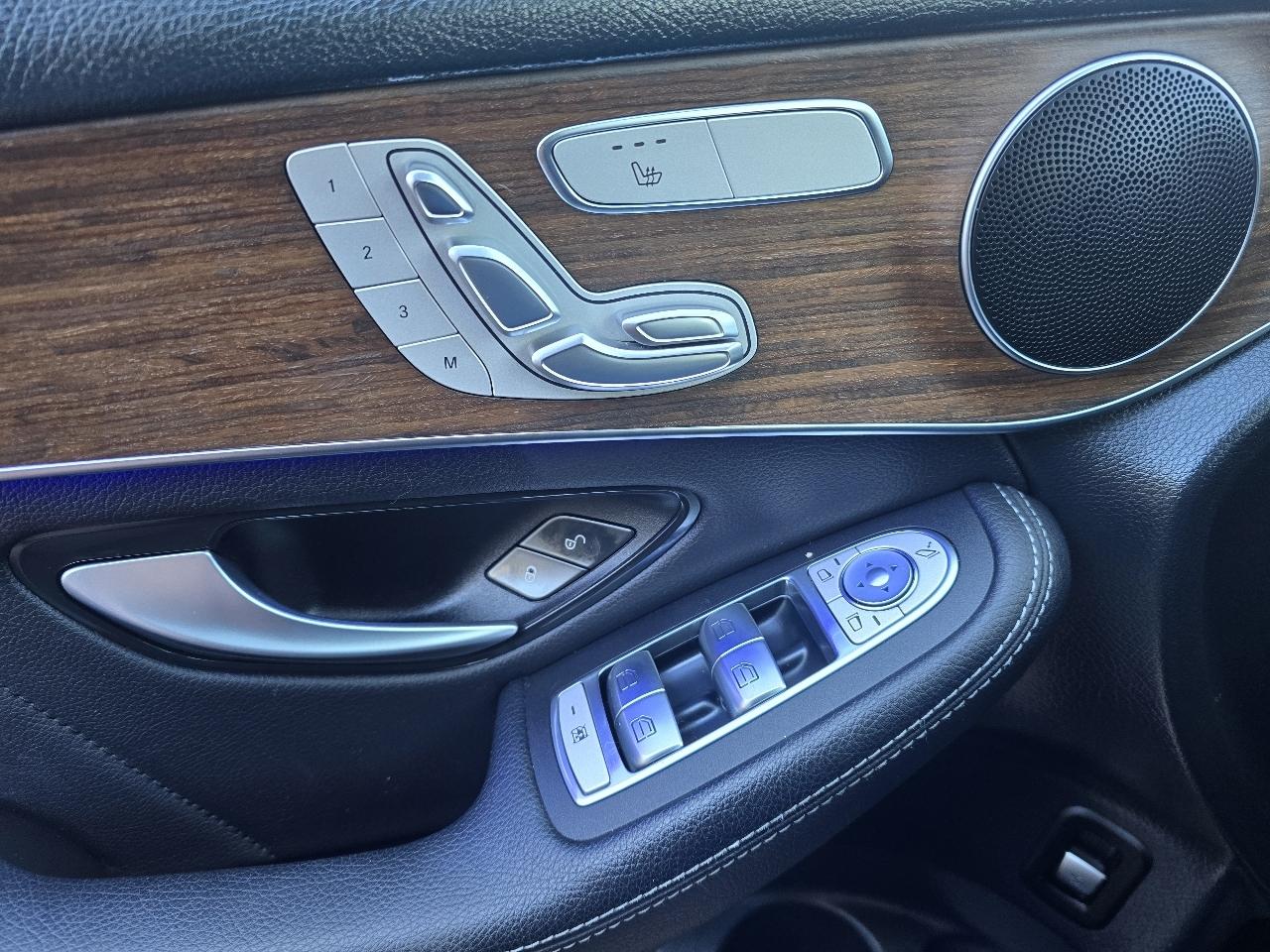 Mercedes-Benz GLC-Class  2022