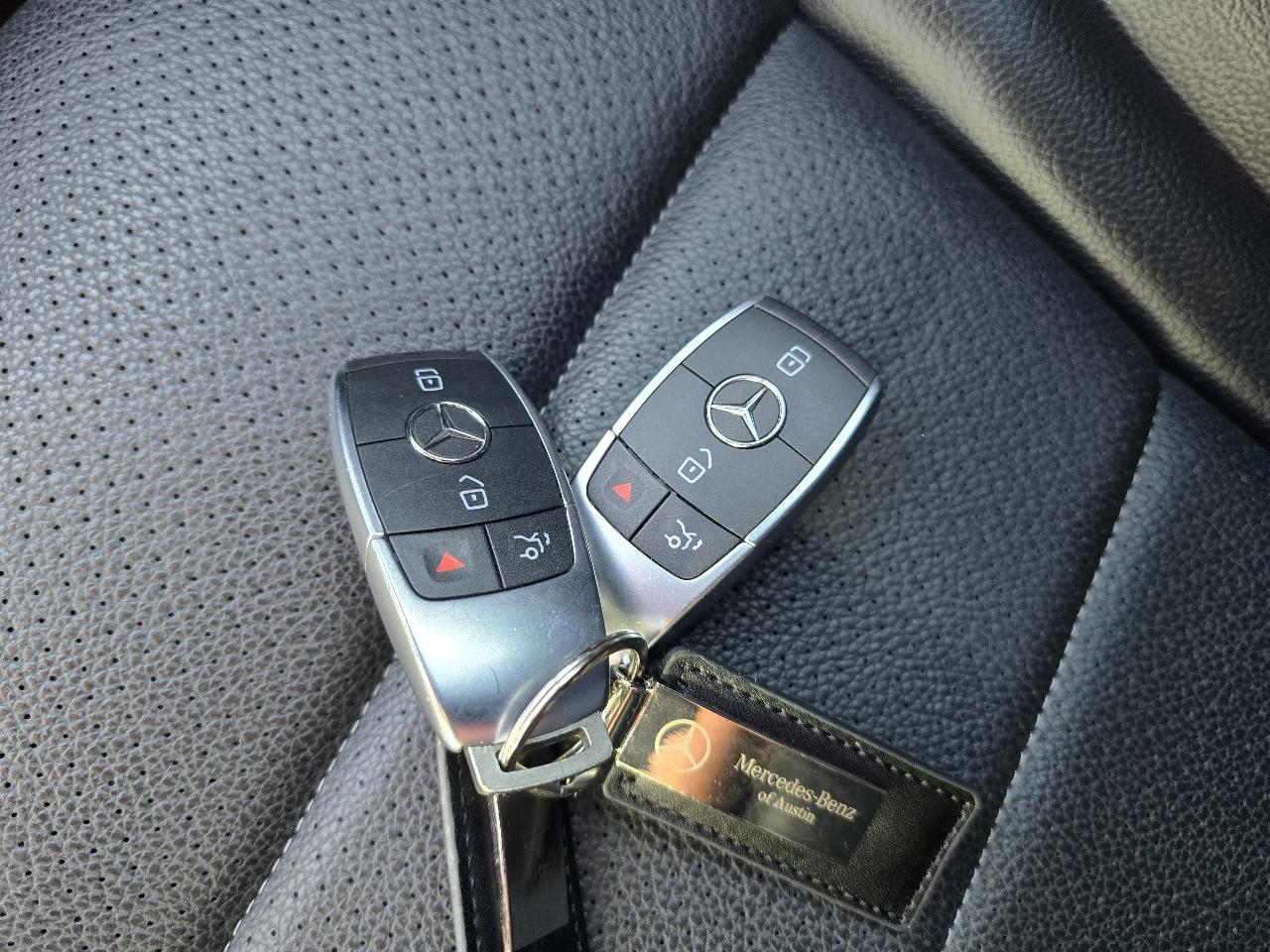 Mercedes-Benz GLC-Class  2022