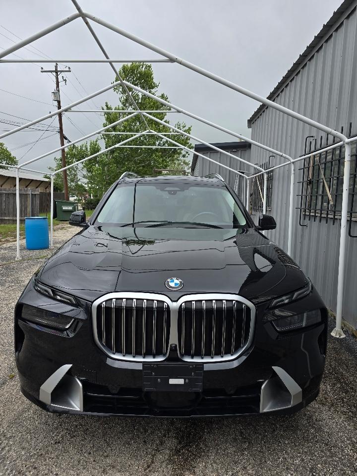 BMW X7  2023