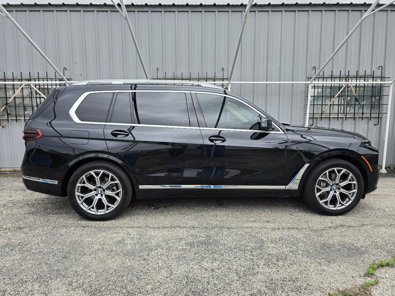 BMW X7  2023