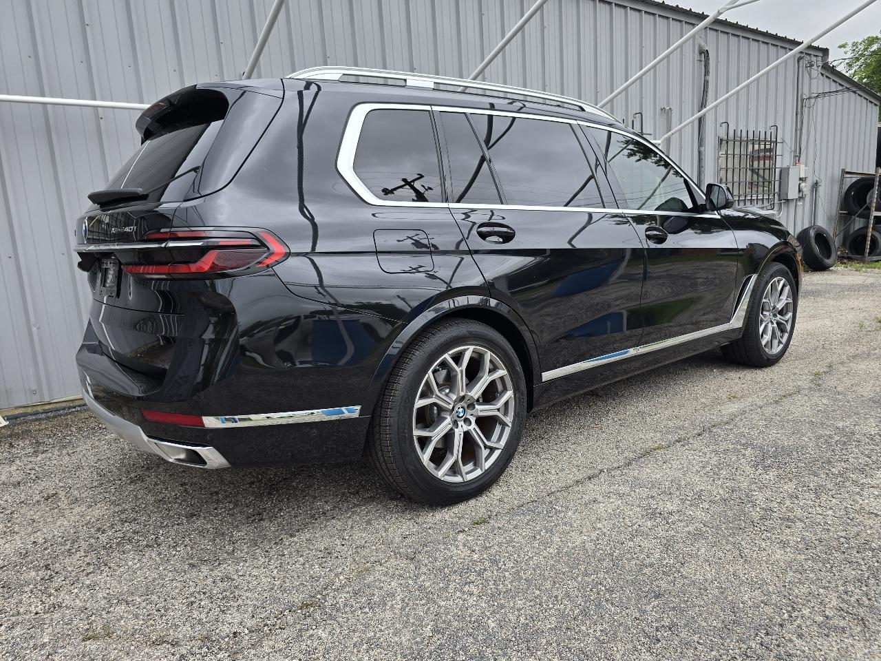 BMW X7  2023