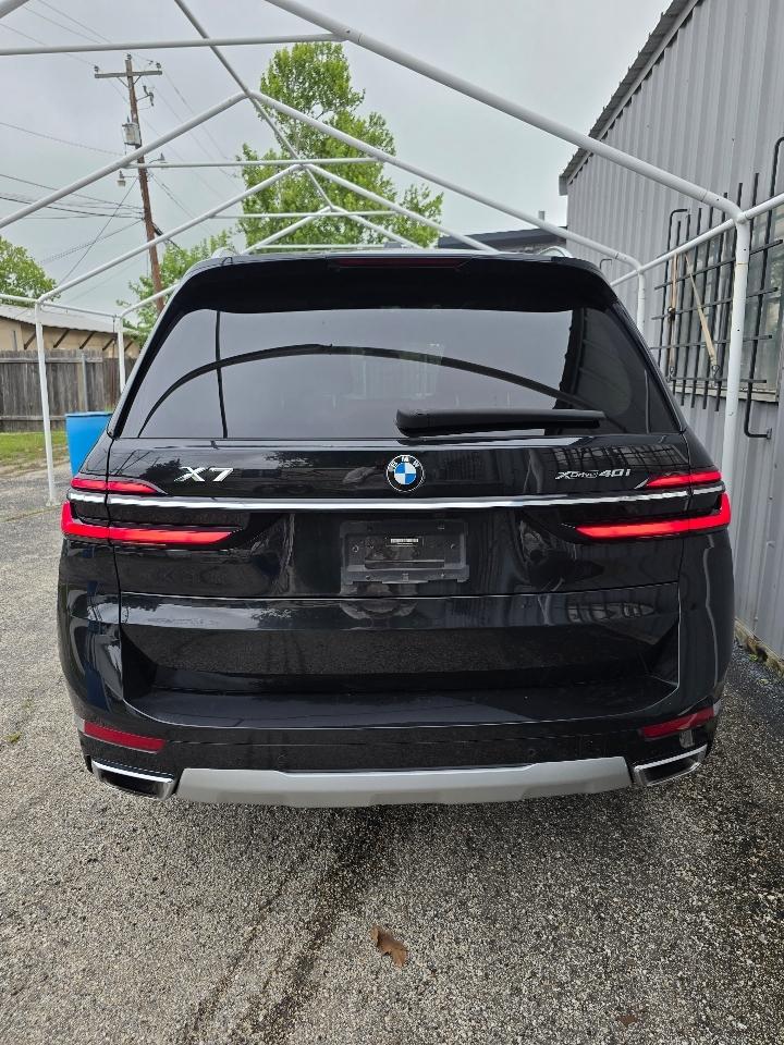 BMW X7  2023