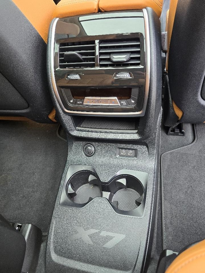 BMW X7  2023