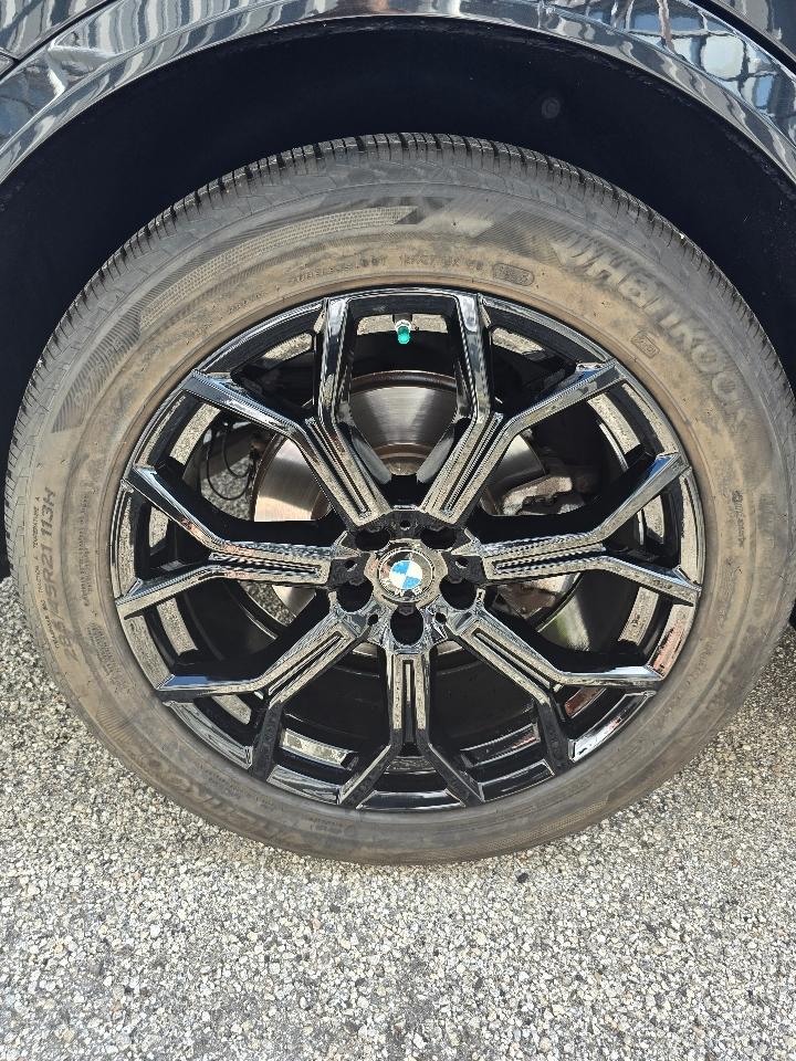 BMW X7  2023