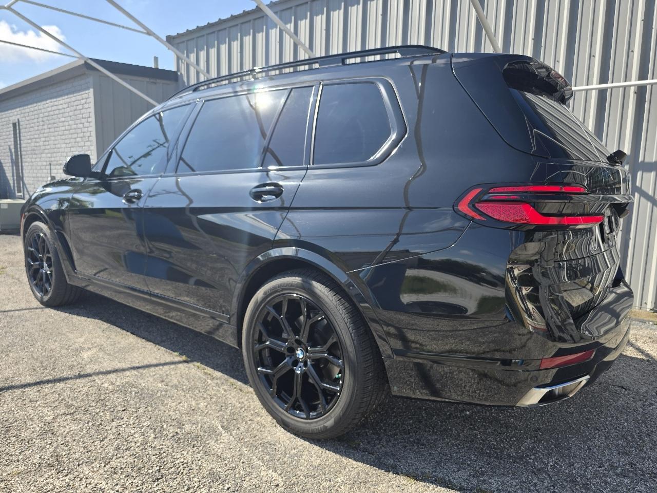 BMW X7  2023