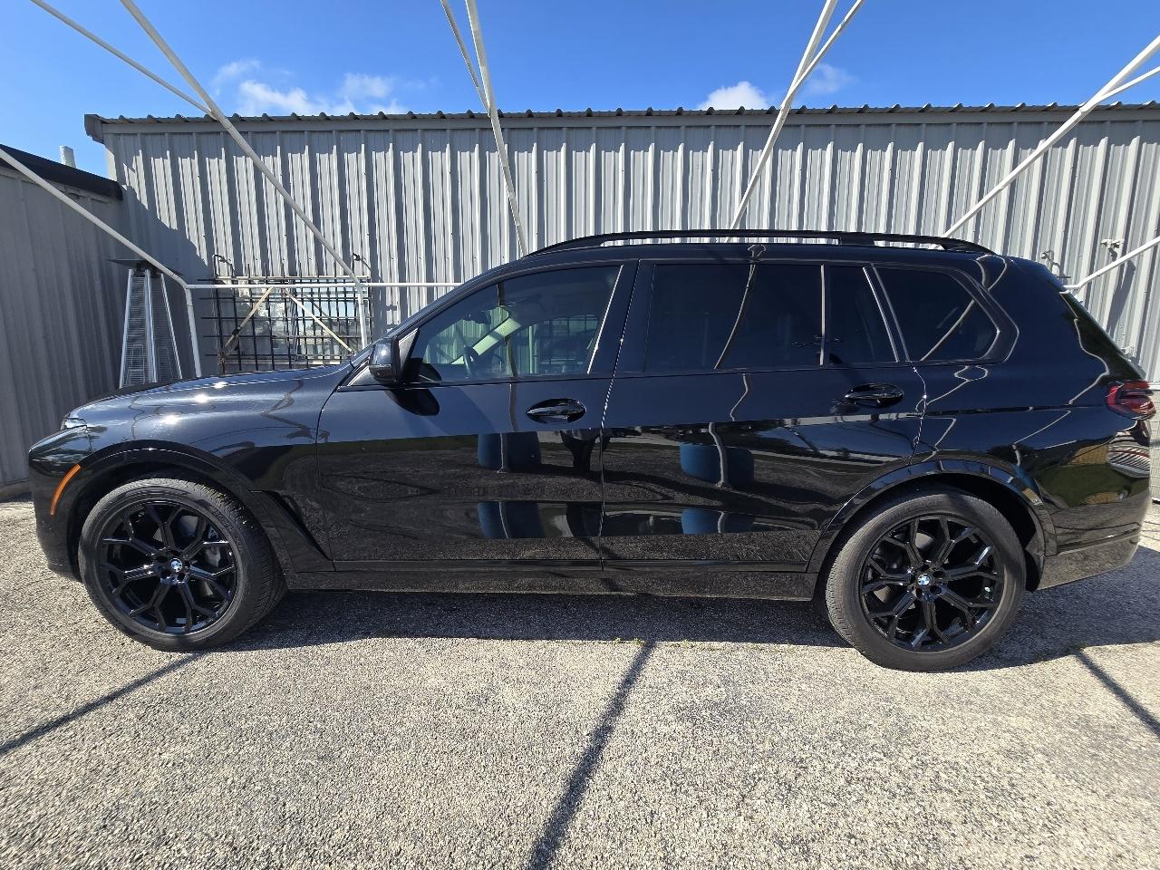 BMW X7  2023