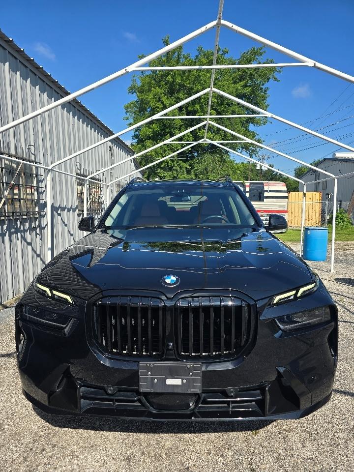BMW X7  2023