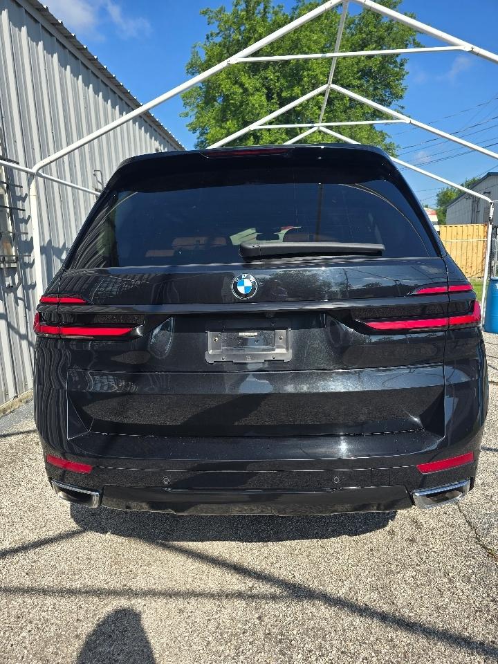 BMW X7  2023