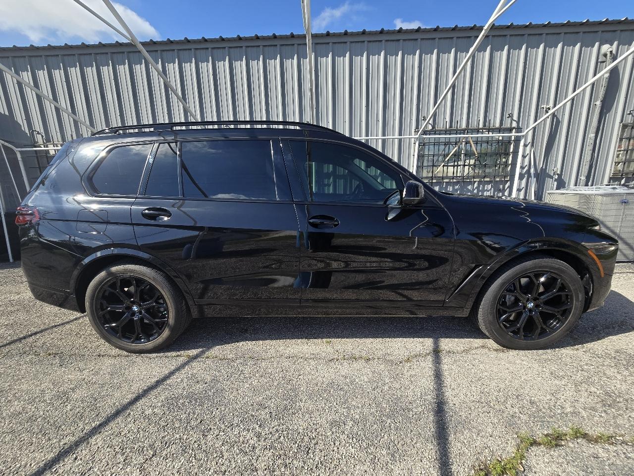 BMW X7  2023