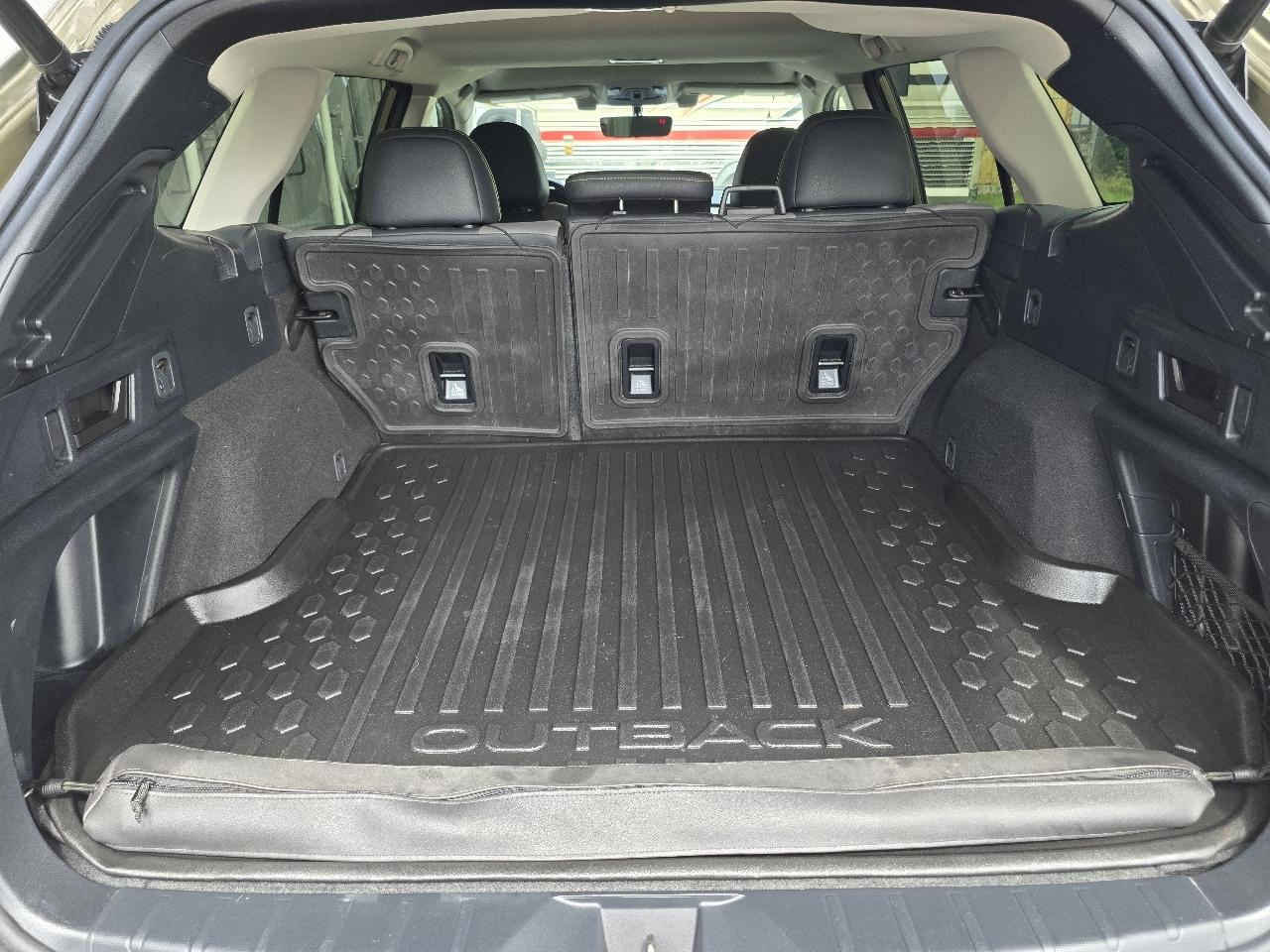 Subaru Outback  2021