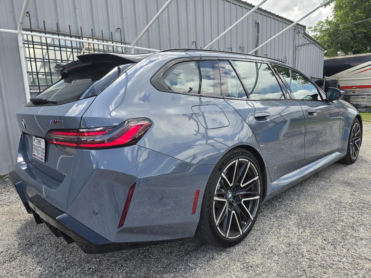 BMW M5  2025