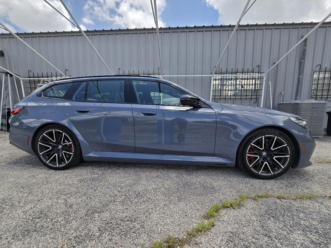 BMW M5  2025