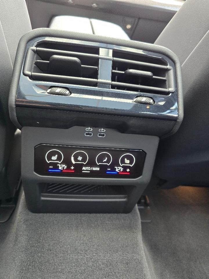 BMW M5  2025