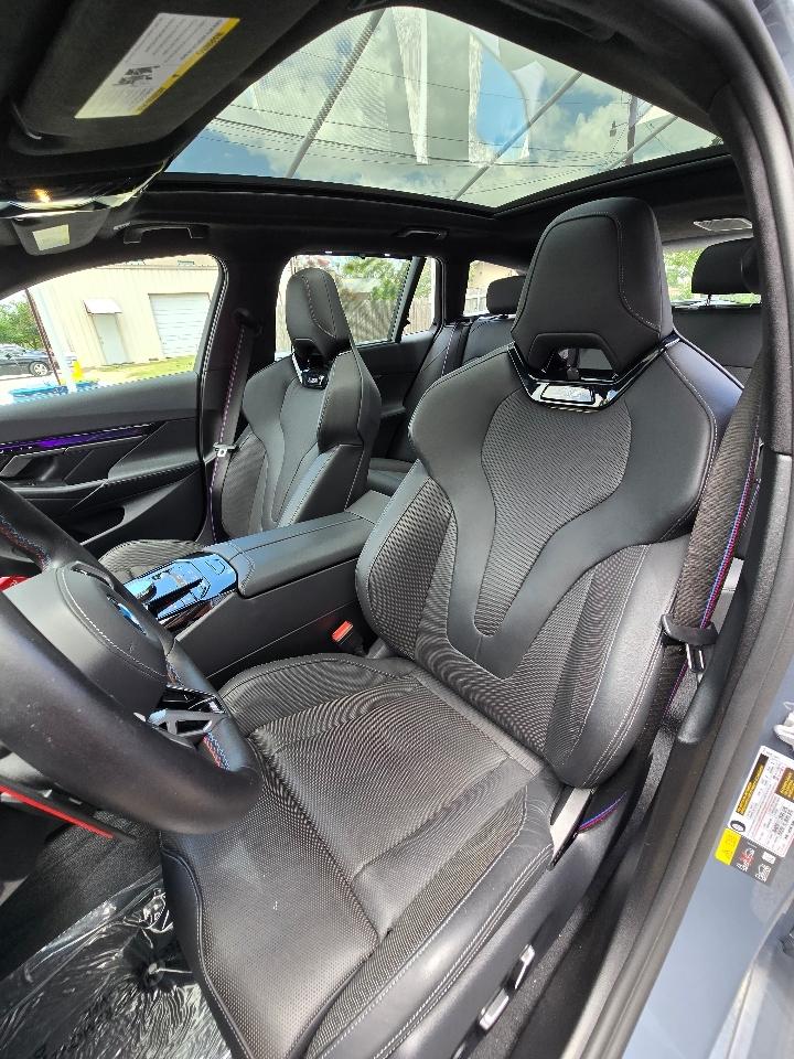BMW M5  2025