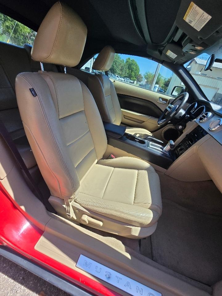Ford Mustang 2dr Conv Deluxe 2005
