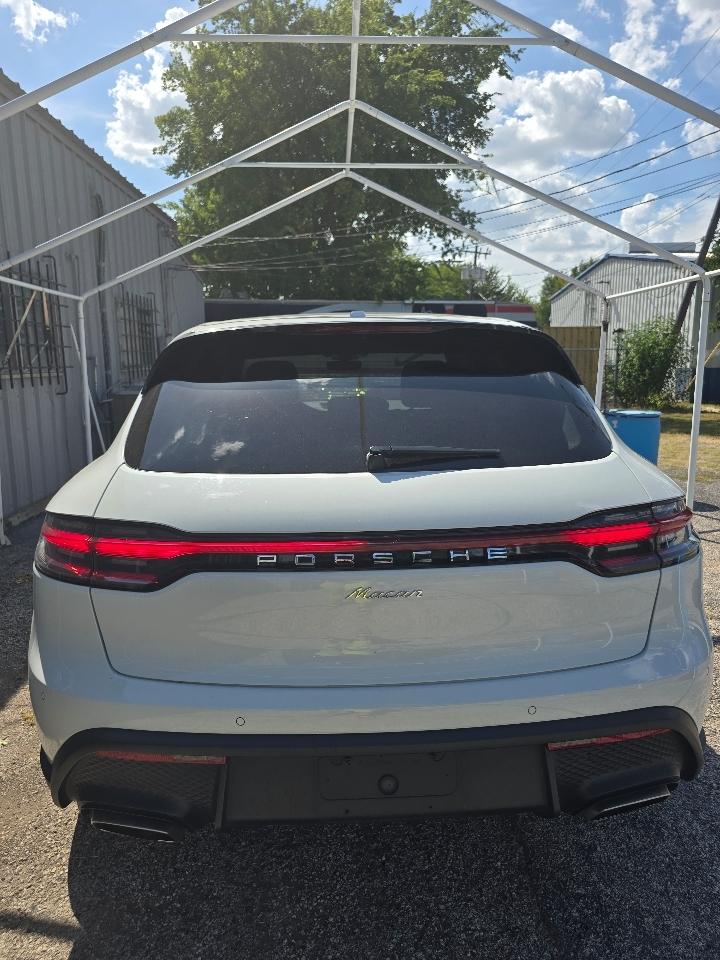 Porsche Macan  2024