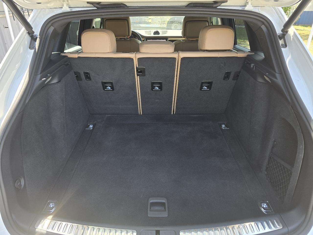 Porsche Macan  2024