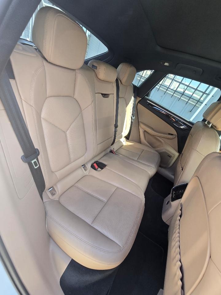Porsche Macan  2024