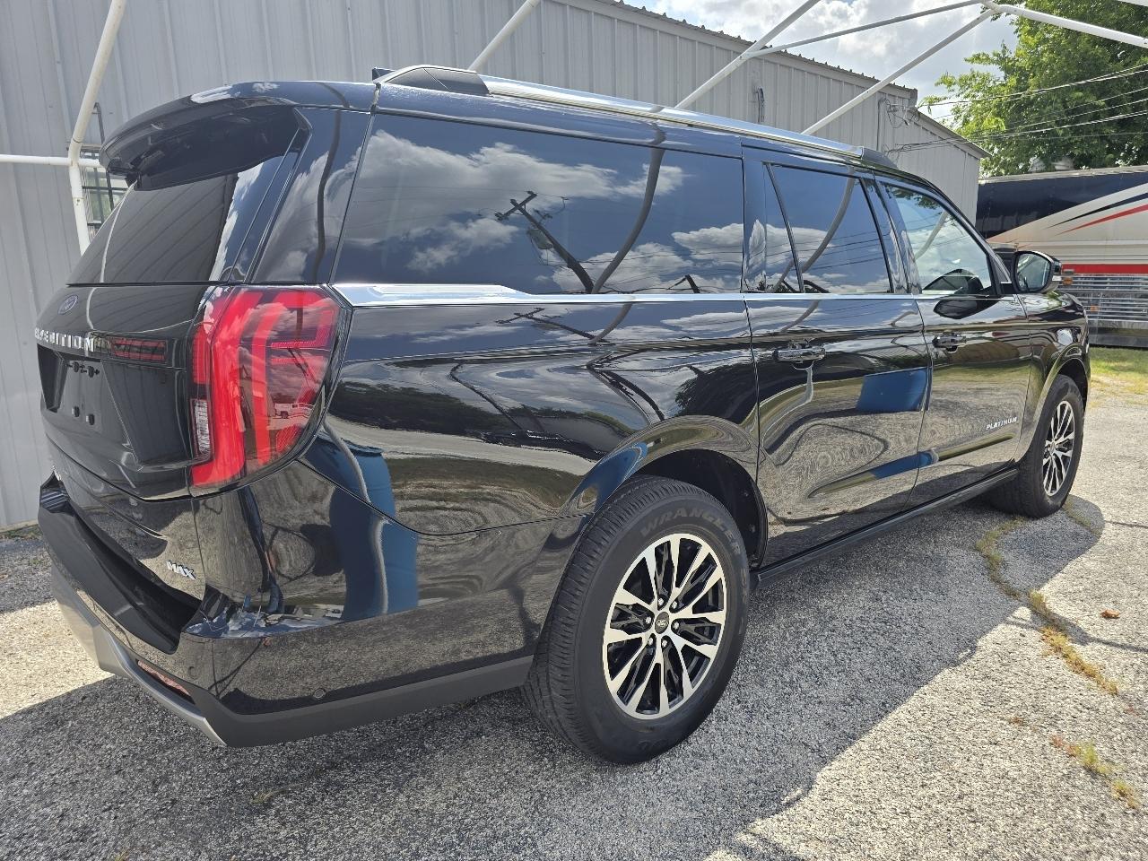 Ford Expedition MAX Platinum 4WD 2025