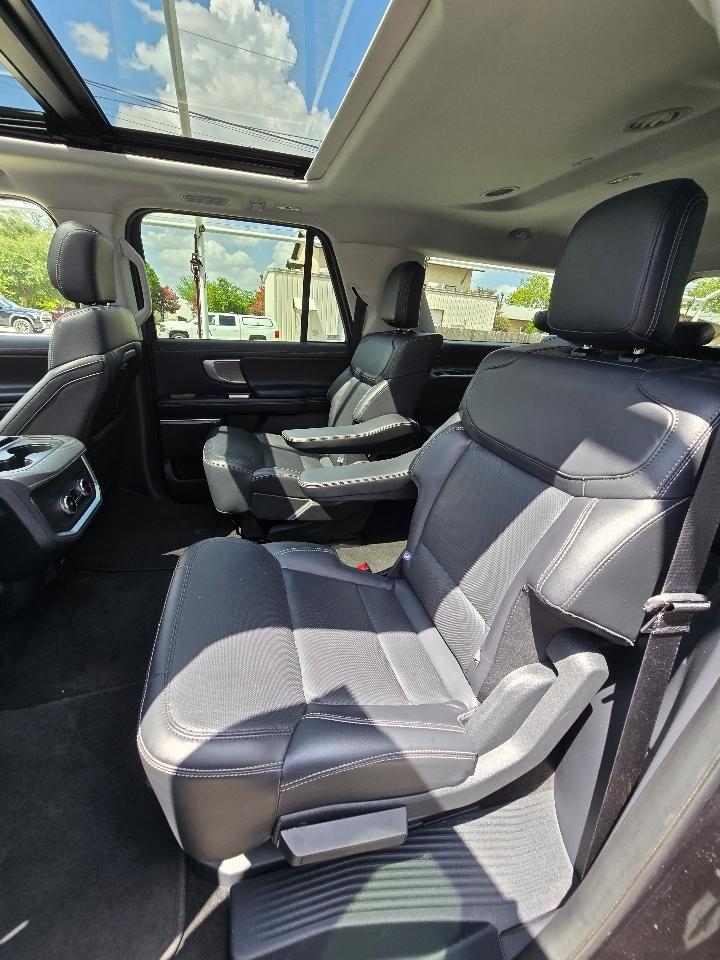 Ford Expedition MAX Platinum 4WD 2025