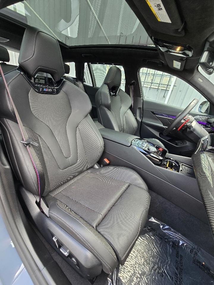BMW M5  2025