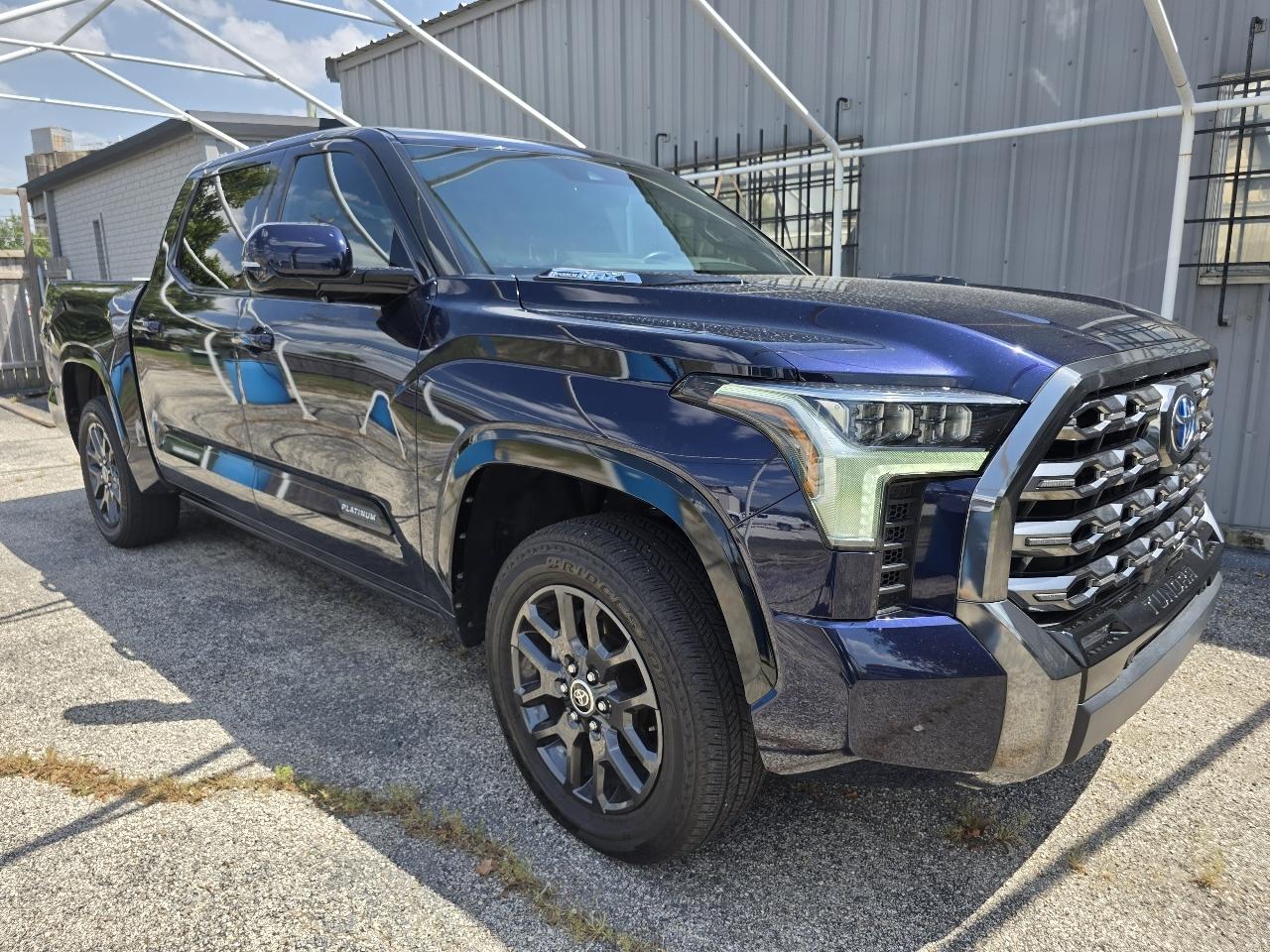 Toyota Tundra Platinum CrewMax 4WD Hybrid 2023