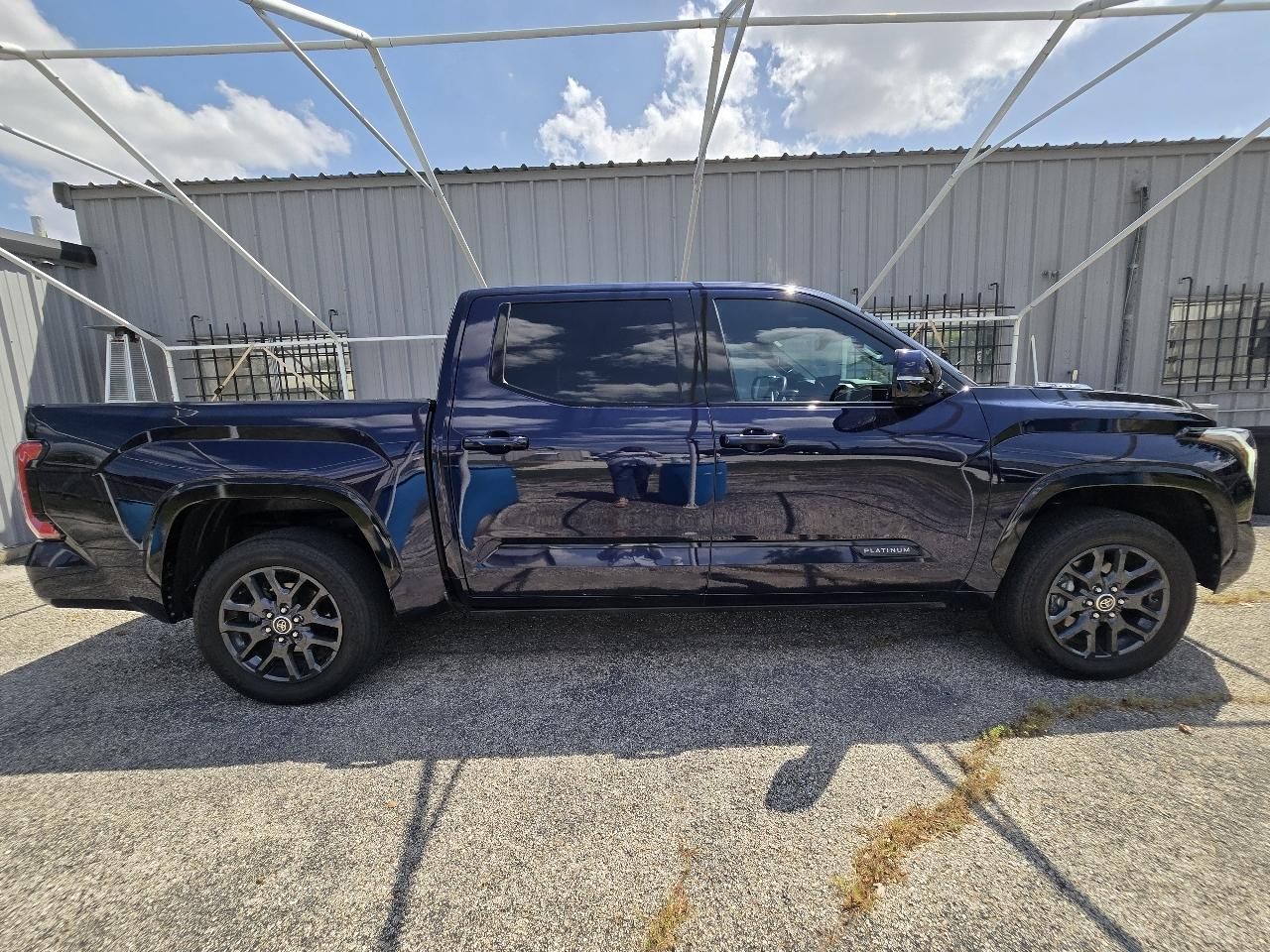Toyota Tundra Platinum CrewMax 4WD Hybrid 2023
