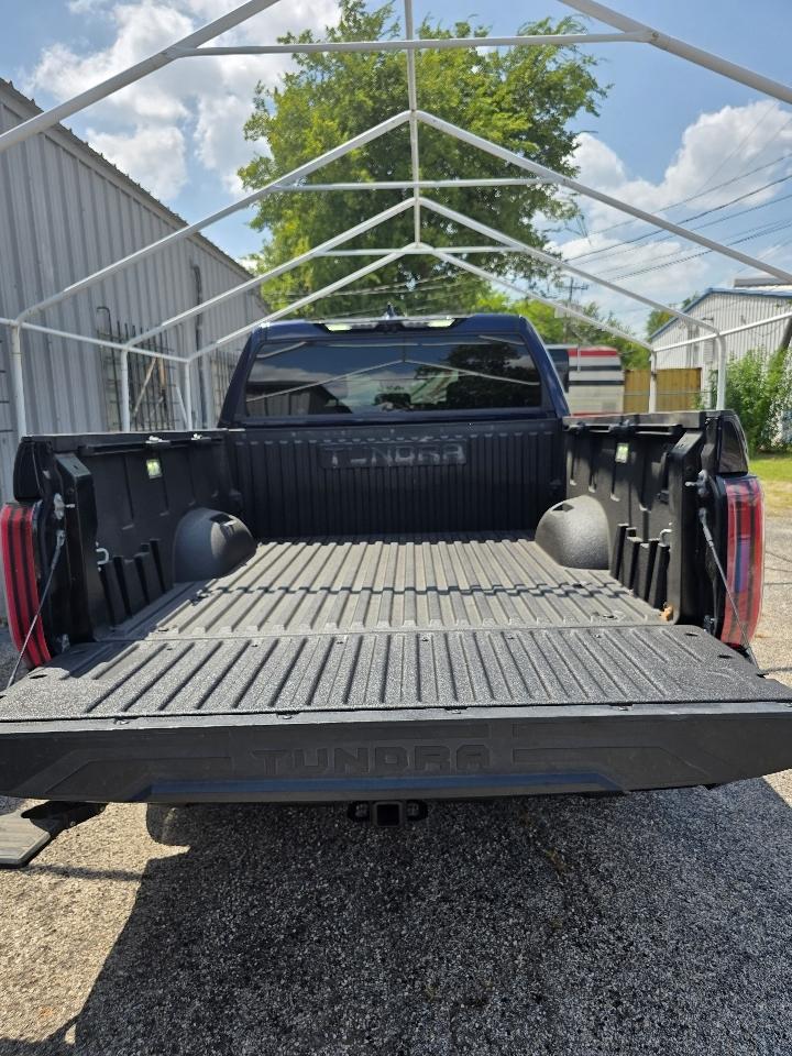 Toyota Tundra Platinum CrewMax 4WD Hybrid 2023