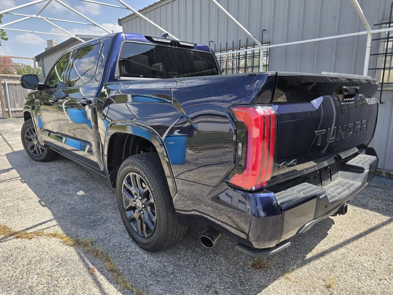 Toyota Tundra Platinum CrewMax 4WD Hybrid 2023