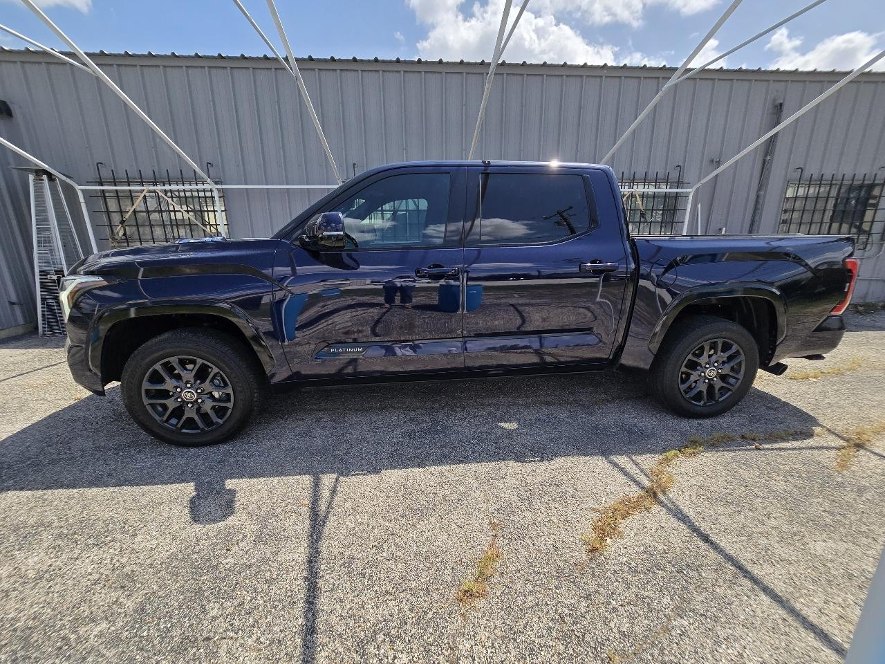 Toyota Tundra Platinum CrewMax 4WD Hybrid 2023