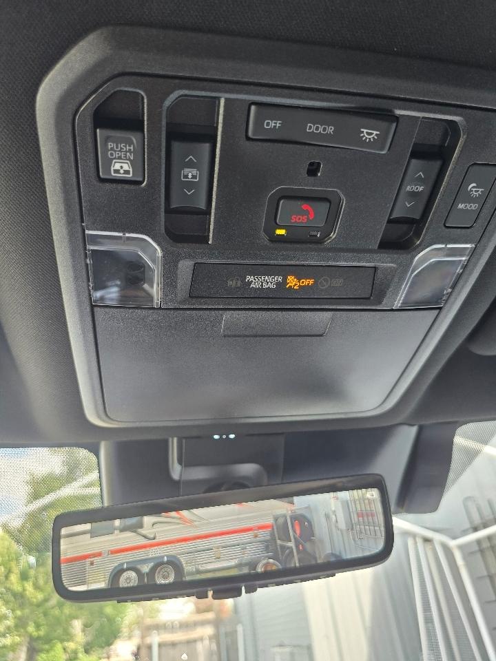 Toyota Tundra Platinum CrewMax 4WD Hybrid 2023
