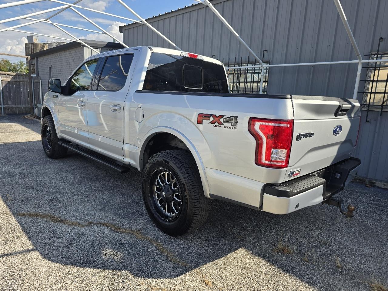 Ford F-150 4WD SuperCrew 145" XL 2016