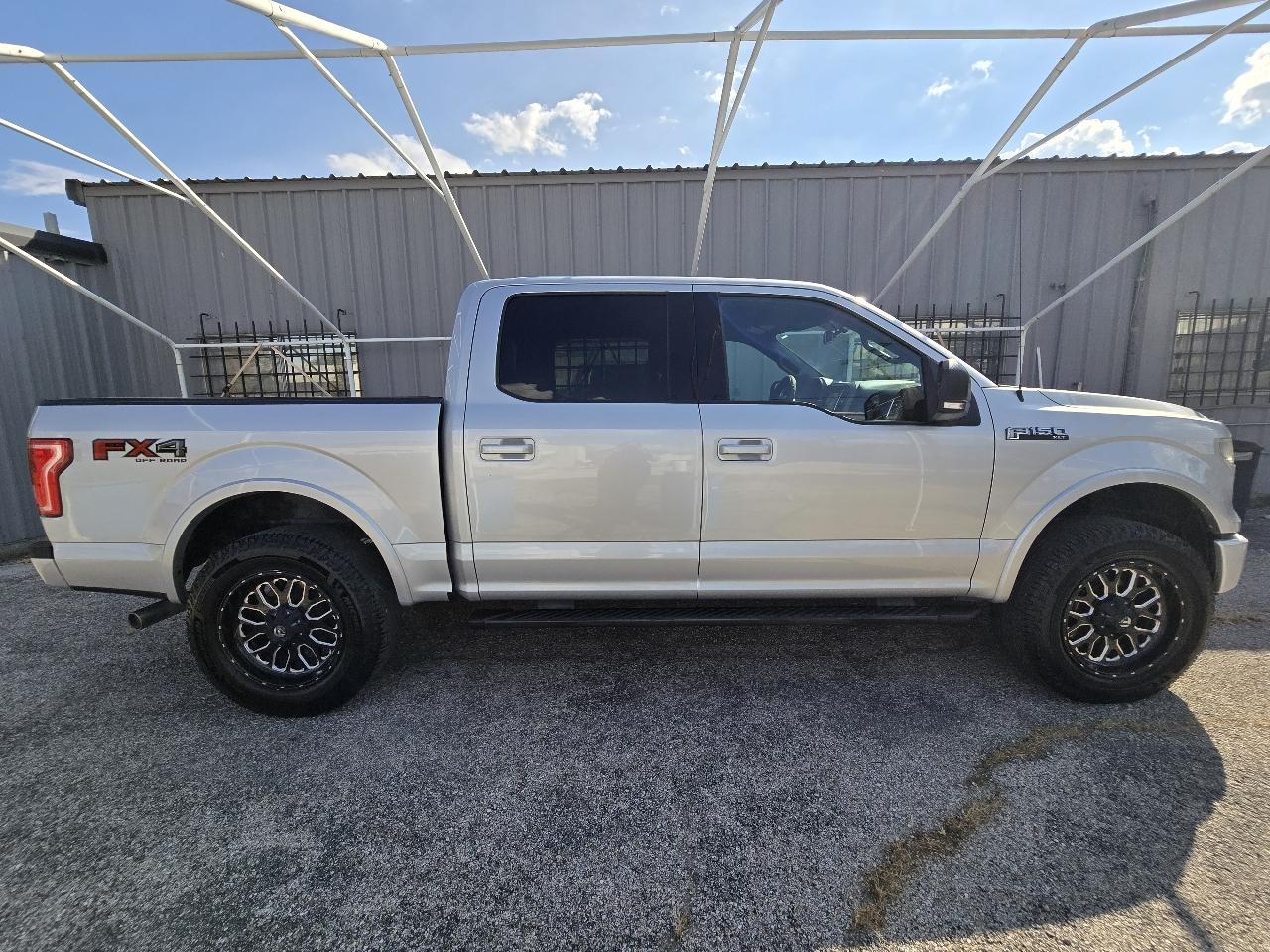 Ford F-150 4WD SuperCrew 145" XL 2016