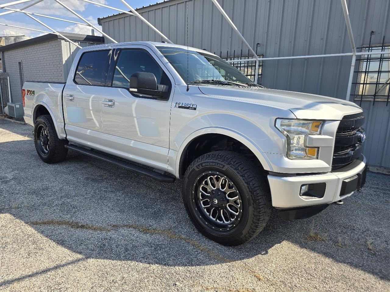 Ford F-150 4WD SuperCrew 145" XL 2016