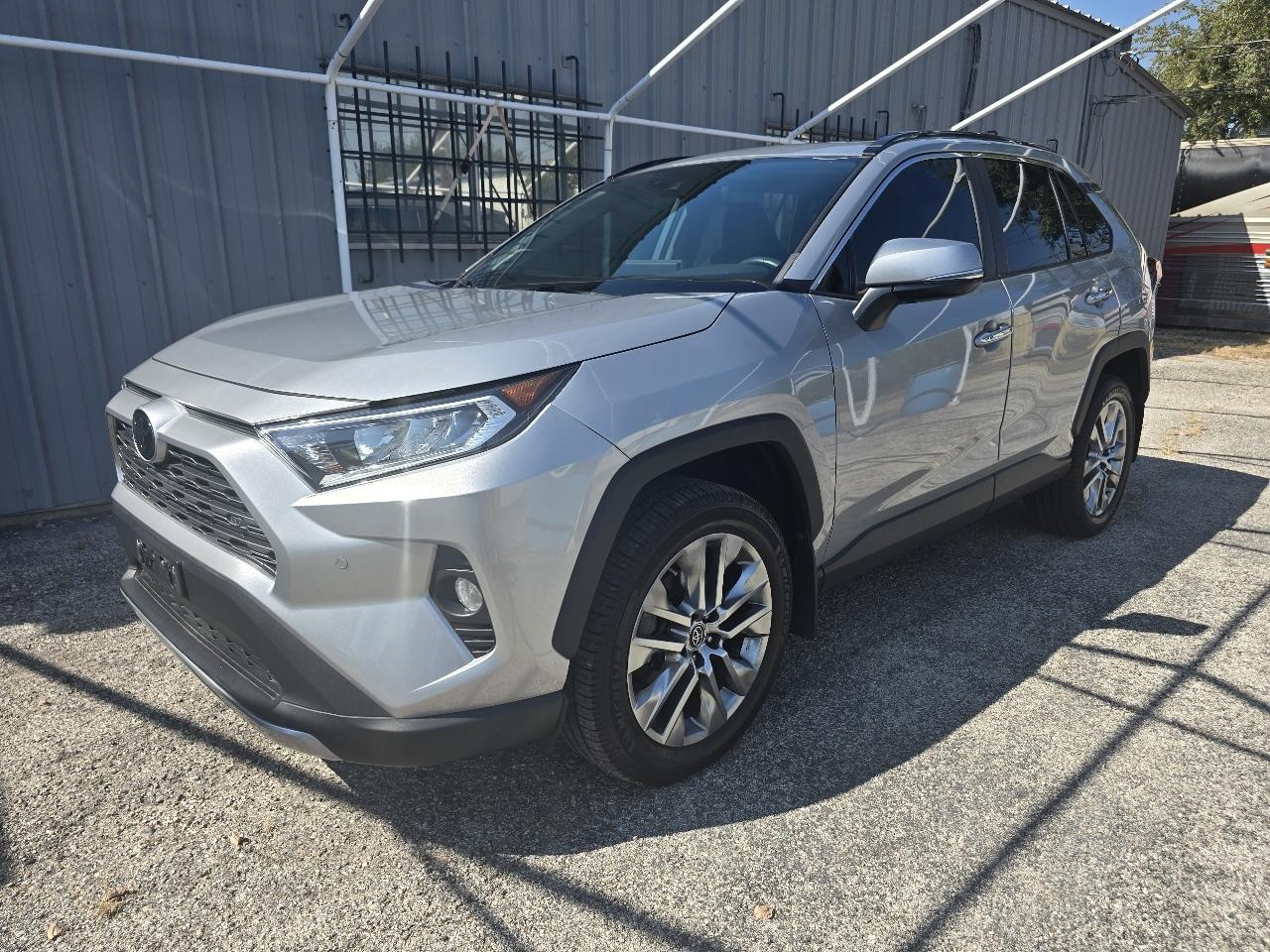 Toyota RAV4 Limited FWD (Natl) 2020
