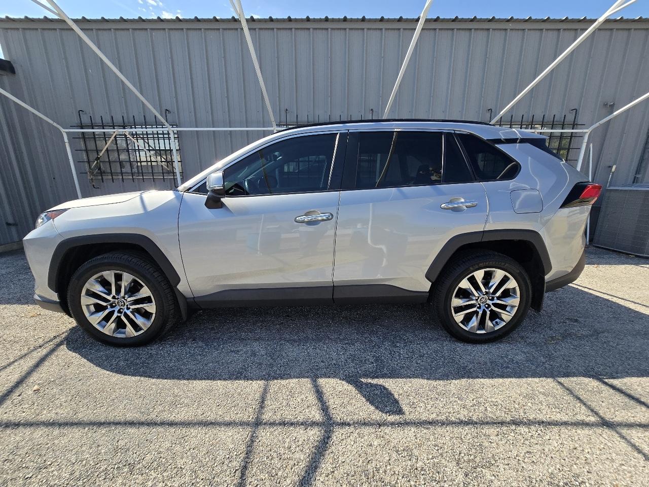 Toyota RAV4 Limited FWD (Natl) 2020