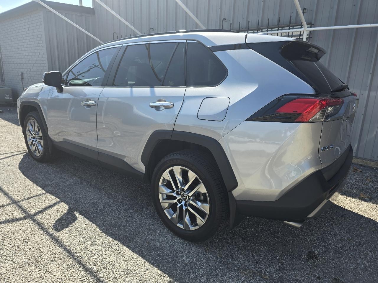 Toyota RAV4 Limited FWD (Natl) 2020
