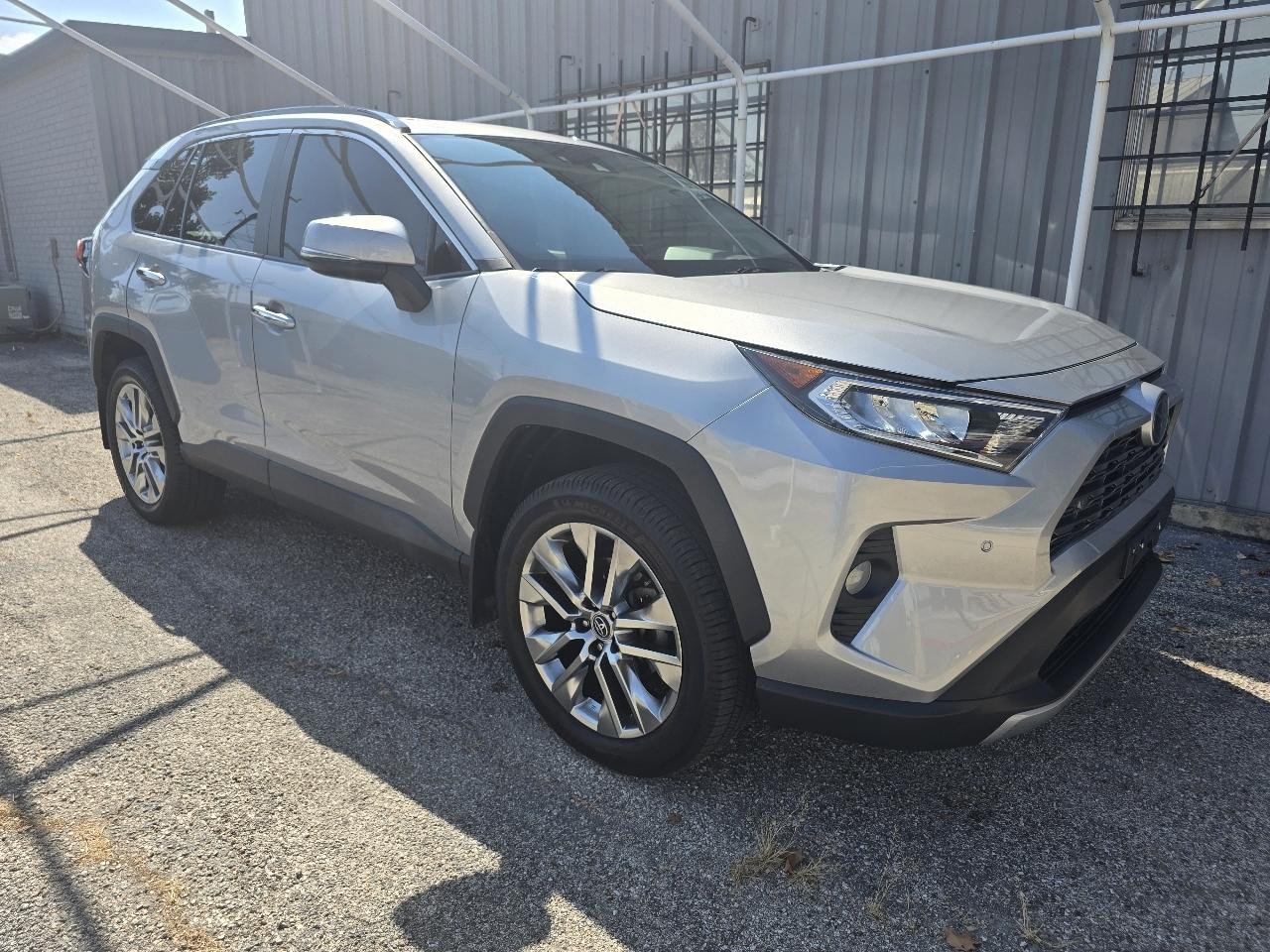 Toyota RAV4 Limited FWD (Natl) 2020