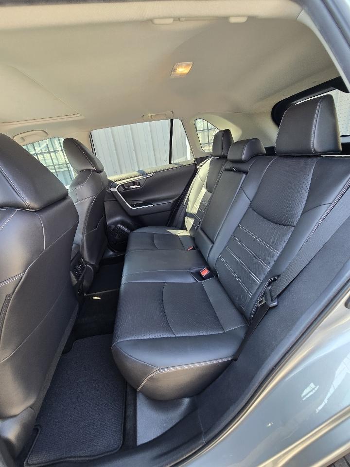 Toyota RAV4 Limited FWD (Natl) 2020