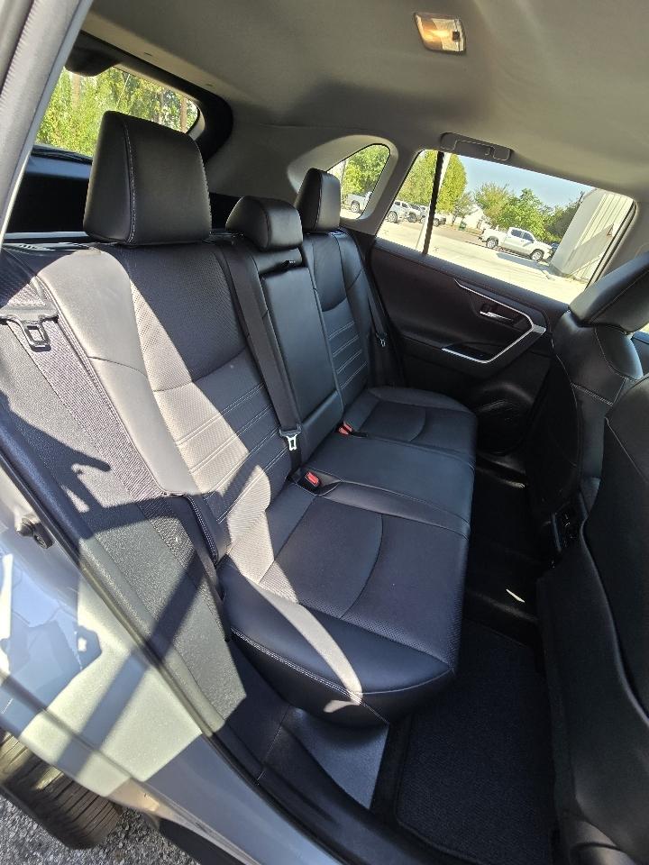Toyota RAV4 Limited FWD (Natl) 2020