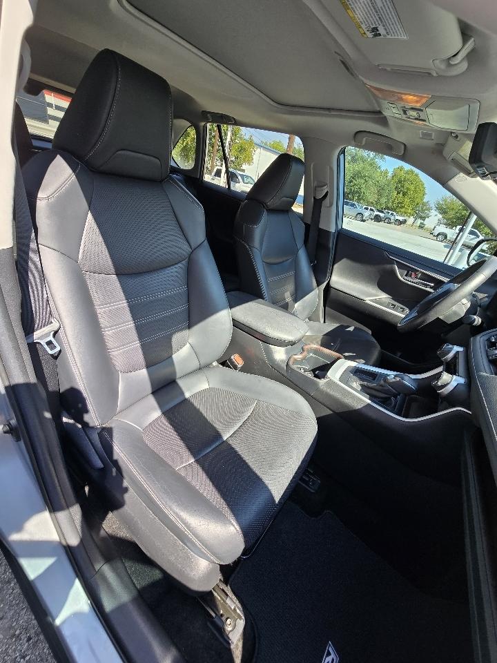 Toyota RAV4 Limited FWD (Natl) 2020