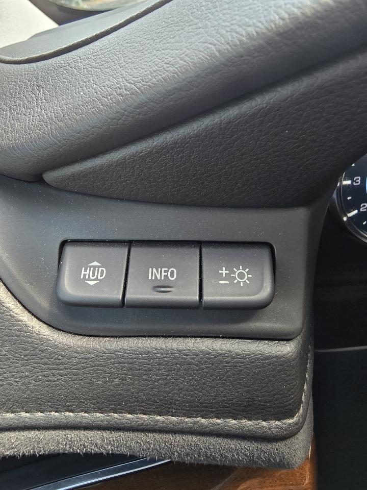 Cadillac Escalade 2WD 4dr Premium Luxury 2020