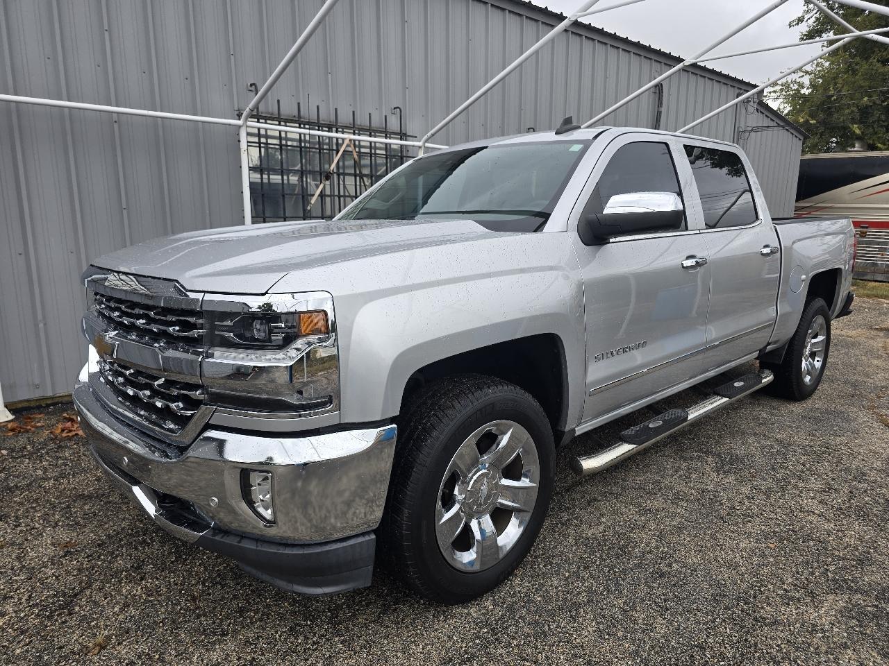 2017 Chevrolet Silverado 1500 4WD Crew Cab 143.5" LTZ w/1LZ