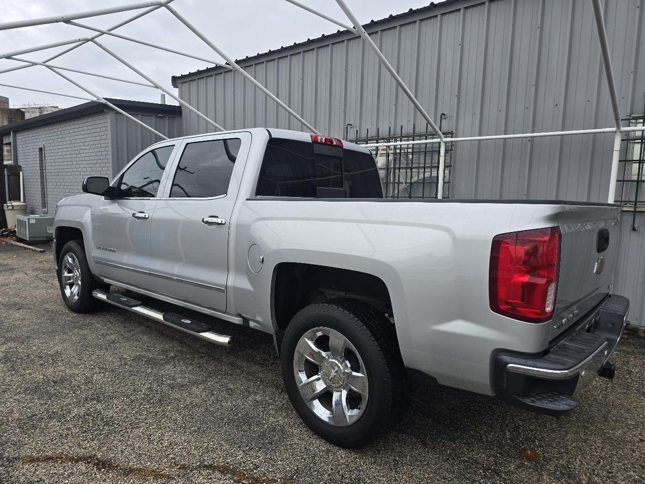 Chevrolet Silverado 1500 4WD Crew Cab 143.5" LTZ w/1LZ 2017