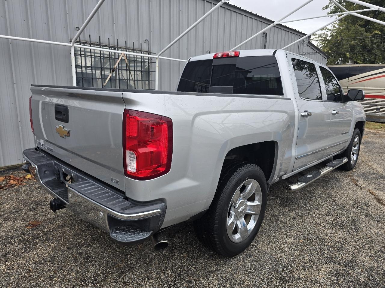 Chevrolet Silverado 1500 4WD Crew Cab 143.5" LTZ w/1LZ 2017