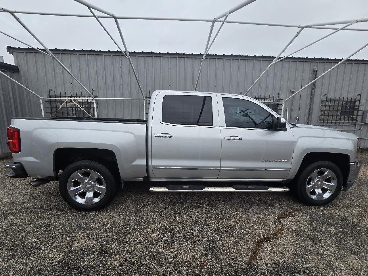 Chevrolet Silverado 1500 4WD Crew Cab 143.5" LTZ w/1LZ 2017