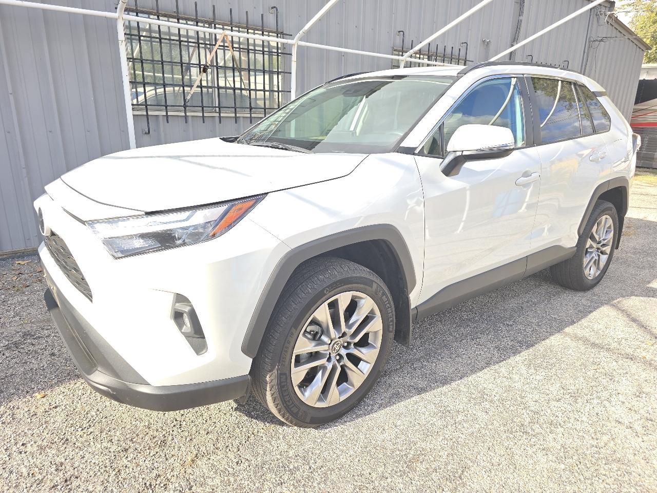 2025 Toyota RAV4 XLE Premium FWD (Natl)