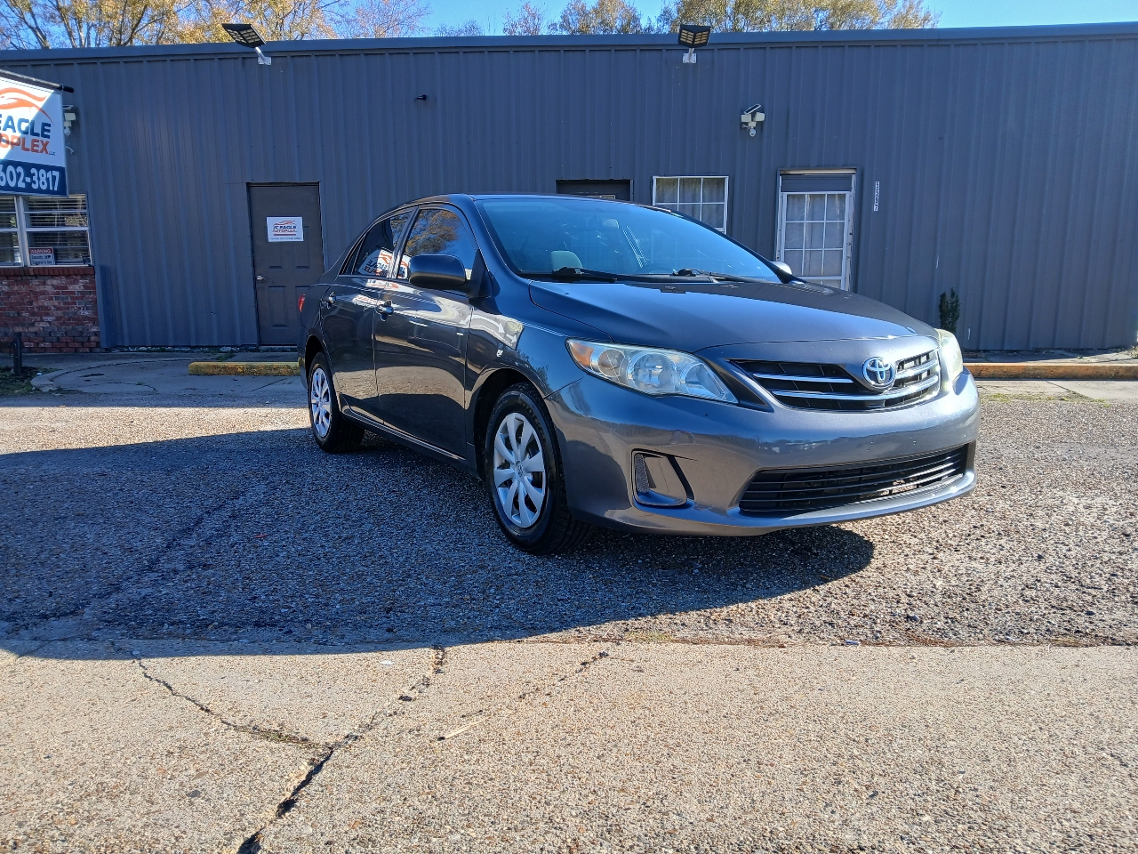 2013 Toyota Corolla 4dr Sdn Auto LE (Natl)