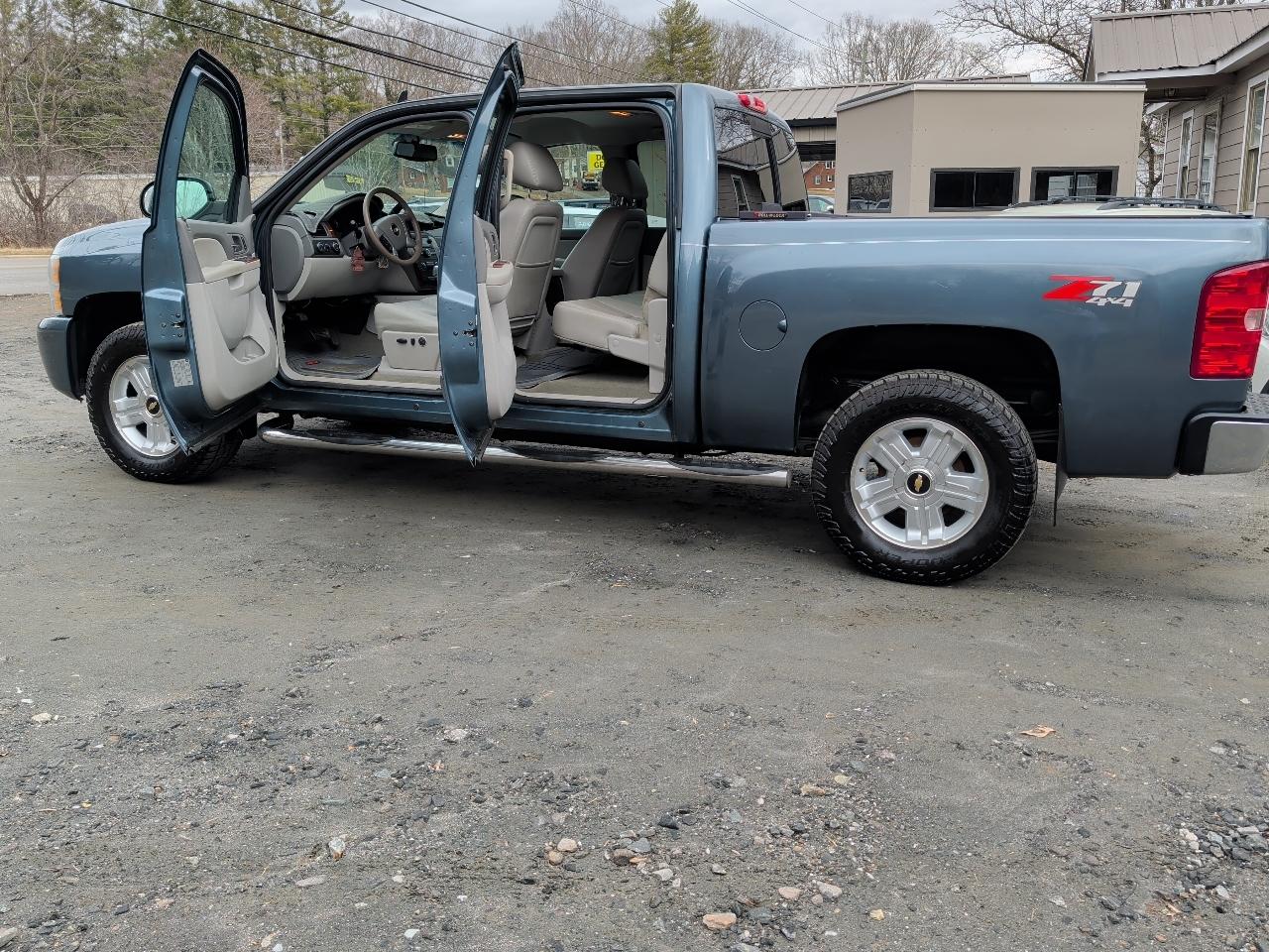 Chevrolet Trucks Pickup  2012