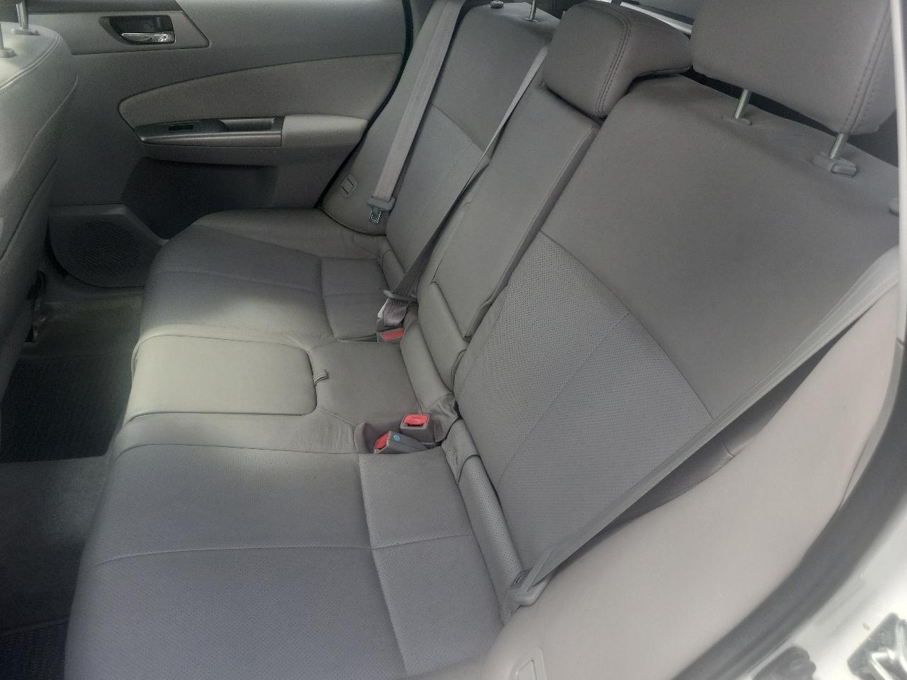 Subaru Forester 2.5X Limited 2010